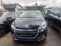 Blau Gebraucht 2017 Peugeot 208 Active Kleinwagen | 5.999 € (Fairer Preis)