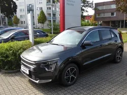 Grau Gebraucht 2023 Kia Niro Spirit SUV | 39.590 € (Teuer)