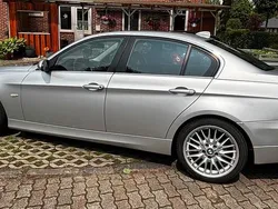 Grau Gebraucht 2005 BMW 325 Limousine | 5.790 €