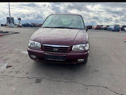 Rot Gebraucht 2006 Hyundai Trajet GLS Van / Kleinbus | 1.899 €