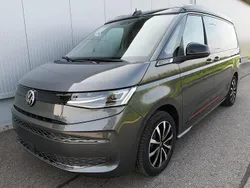 Mediumblau matallic dach schwarz Neu 2025 VW T7 Comfortline Van | 62.325 €