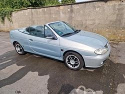 Silber Gebraucht 1999 Renault Mégane Cabriolet Cabrio | 700 €