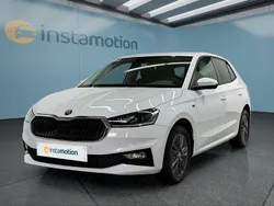 Weiß Gebraucht 2024 Skoda Fabia Kleinwagen | 19.549 € (Fairer Preis)