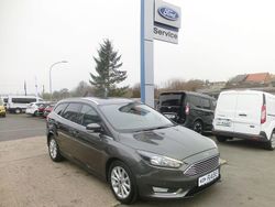 Grau Gebraucht 2016 Ford Focus Titanium Limousine | 8.790 € (Fairer Preis)