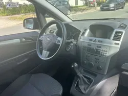 Rot Gebraucht 2012 Opel Zafira Family Van / Kleinbus | 3.849 € (Superpreis)