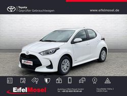 Weiß Neu 2025 Toyota Yaris Hybrid Comfort Limousine | 23.460 € (Guter Preis)