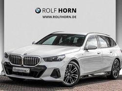Weiß Gebraucht 2024 BMW 520 Comfort Edition Kombi | 51.510 € (Fairer Preis)