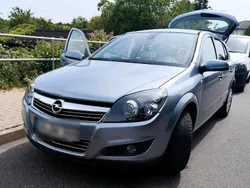 Blau Gebraucht 2008 Opel Astra Kleinwagen | 4.200 € (Etwas zu teuer)