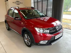 Rot Gebraucht 2019 Dacia Sandero Comfort Kleinwagen | 12.900 € (Etwas zu teuer)
