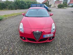 Rot Gebraucht 2011 Alfa Romeo Giulietta Kleinwagen | 2.799 € (Guter Preis)