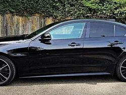 Schwarz Gebraucht 2018 Jaguar XE R-Sport Limousine | 20.500 € (Fairer Preis)