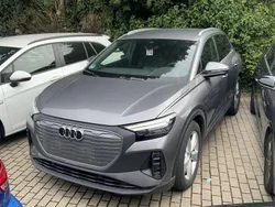Grau Gebraucht 2023 Audi e-tron Advanced SUV | 31.000 € (Fairer Preis)