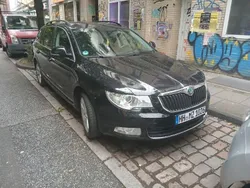 Schwarz Gebraucht 2011 Skoda Superb Ambition Kombi | 4.100 € (Fairer Preis)