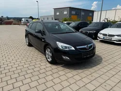 Schwarz Gebraucht 2012 Opel Astra Design Edition Kombi | 5.490 € (Fairer Preis)
