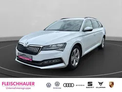 Weiss Gebraucht 2022 Skoda Superb Ambition Kombi | 26.490 € (Fairer Preis)