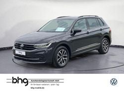 Uranograu Gebraucht 2023 VW Tiguan Life SUV | 28.450 € (Superpreis)