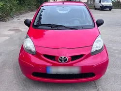 Rot Gebraucht 2008 Toyota Aygo Kleinwagen | 2.000 € (Fairer Preis)