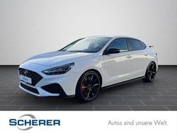 Atlas white / sol Gebraucht 2023 Hyundai i30 Limousine | 29.500 € (Fairer Preis)