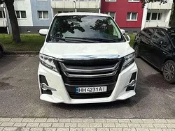Weiß Gebraucht 2015 Toyota Alphard Van / Kleinbus | 44.199 €