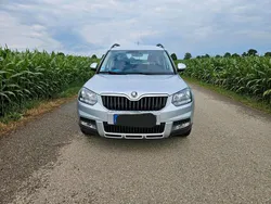 Silber Gebraucht 2016 Skoda Yeti Ambition SUV | 11.999 € (Superpreis)