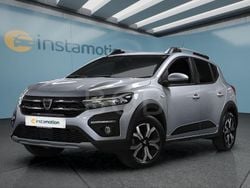 Grau Gebraucht 2022 Dacia Sandero Stepway Kleinwagen | 14.349 € (Fairer Preis)