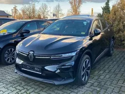 Black pearlschwarz metallic Gebraucht 2023 Renault Mégane Evolution Limousine | 30.199 € (Fairer Preis)