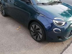 Grün Gebraucht 2021 Fiat 500e Kleinwagen | 15.800 € (Fairer Preis)