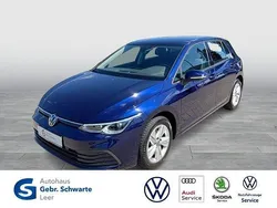 Blau Gebraucht 2023 VW Golf VIII Life Limousine | 23.490 € (Fairer Preis)
