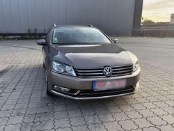 Braun Gebraucht 2011 VW Passat Highline Kombi | 10.800 € (Etwas zu teuer)