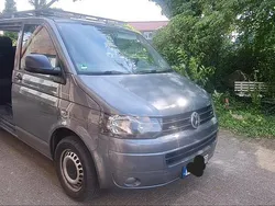 Grau Gebraucht 2012 VW Multivan Van / Kleinbus | 24.500 € (Etwas zu teuer)