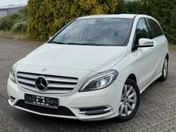Weiß Gebraucht 2013 Mercedes B180 Van / Kleinbus | 10.850 € (Fairer Preis)