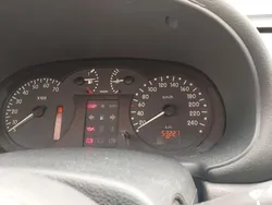 Rot Gebraucht 2000 Renault Clio II Authentique Kleinwagen | 4.500 € (Teuer)