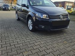 Schwarz Gebraucht 2015 VW Touran Comfortline Van / Kleinbus | 6.000 € (Etwas zu teuer)