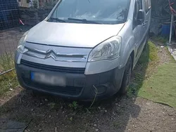 Silber Gebraucht 2010 Citroën Berlingo Van / Kleinbus | 2.999 € (Guter Preis)