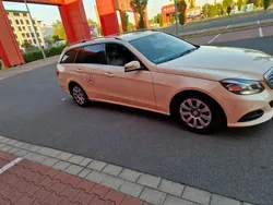 Gelb Gebraucht 2016 Mercedes E200 Kombi | 3.300 €