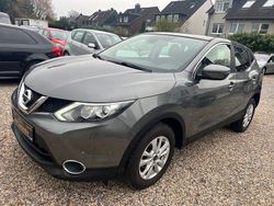 Grau Gebraucht 2016 Nissan Qashqai Acenta SUV | 10.999 € (Fairer Preis)