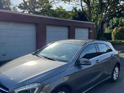 Grau Gebraucht 2012 Mercedes A180 Limousine | 8.900 € (Fairer Preis)