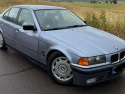 Grau Gebraucht 1995 BMW 318 Limousine | 4.500 €
