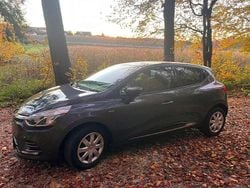 Blau Gebraucht 2017 Renault Clio IV LIMITED Limousine | 8.800 € (Fairer Preis)