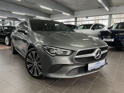 Grau Gebraucht 2023 Mercedes CLA200 Shooting Brake Advanced Kombi | 29.999 € (Fairer Preis)