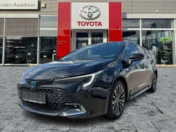 Black mica / ink Gebraucht 2023 Toyota Corolla Team Kombi | 25.990 € (Fairer Preis)