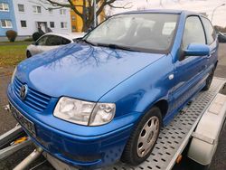Blau Gebraucht 2001 VW Polo Limousine | 890 € (Guter Preis)