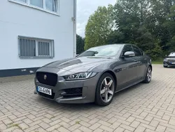 Grau Gebraucht 2018 Jaguar XE R-Sport Limousine | 18.000 € (Fairer Preis)