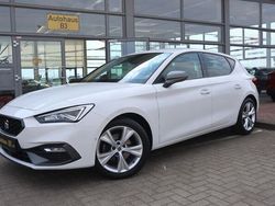 Weiß Gebraucht 2022 Seat Leon FR Limousine | 18.881 € (Etwas zu teuer)