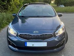 Blau Gebraucht 2017 Kia Ceed Platinum Edition Limousine | 15.800 € (Teuer)