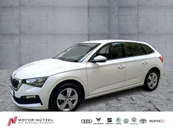 Weiß Gebraucht 2021 Skoda Scala Cool Plus Kleinwagen | 15.430 € (Fairer Preis)