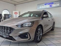 Grau Gebraucht 2019 Ford Focus ST-Line Limousine | 15.299 € (Fairer Preis)