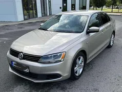 Weiß Gebraucht 2013 VW Jetta Highline Limousine | 3.999 €