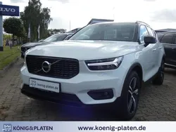 Crystal white pearl (weiß) Gebraucht 2021 Volvo XC40 R-Design SUV | 37.500 € (Teuer)