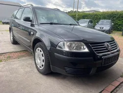 Schwarz Gebraucht 2001 VW Passat Basis Kombi | 799 € (Guter Preis)